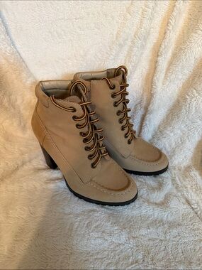 Colin Stuart Tan Leather Lace Up High Heel Ankle Boots Lug Sole 175319-041